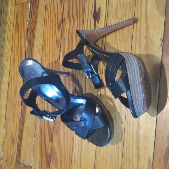 Coach Heels - Picture 3 of 14